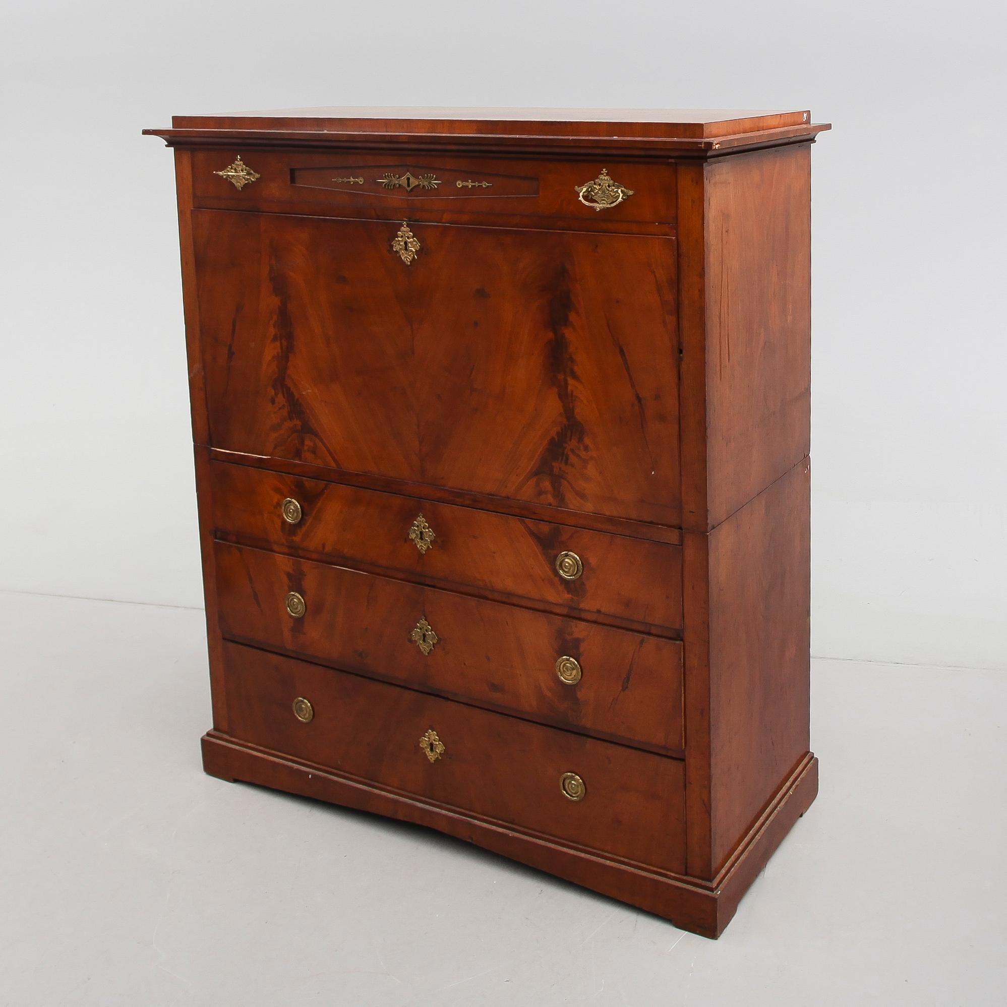 CHIFFONJÉ, empire, 1800-talets första hälft.