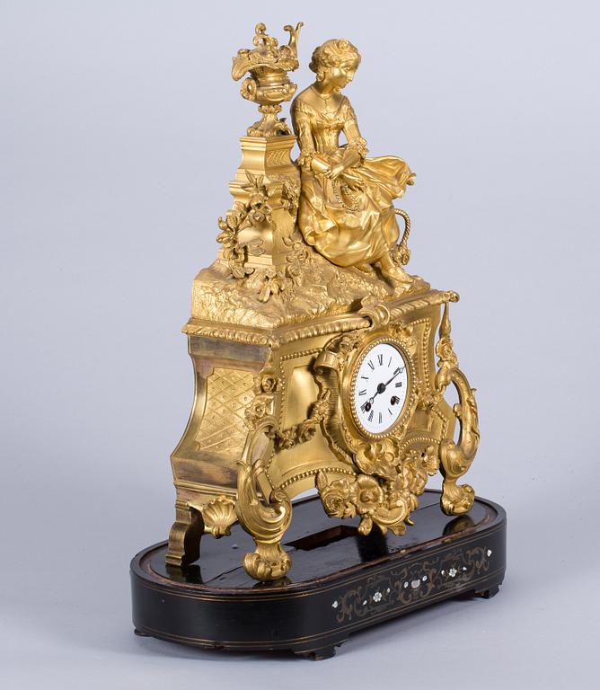 BORDSPENDYL, nyrokoko, Frankrike. 1800-talets mitt.