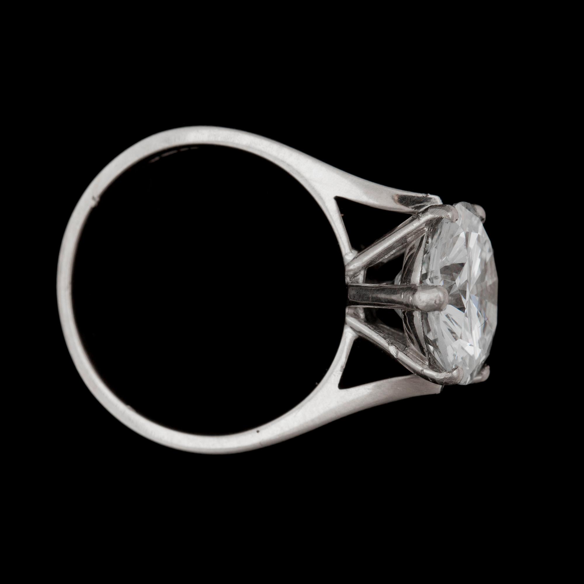 RING, briljantslipad diamant, 4.52 ct.