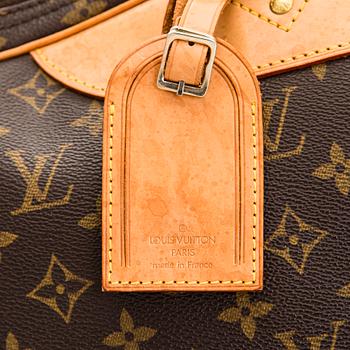 Louis Vuitton, a Monogram Canvas 'Sac Alize 3' soft suitcase.