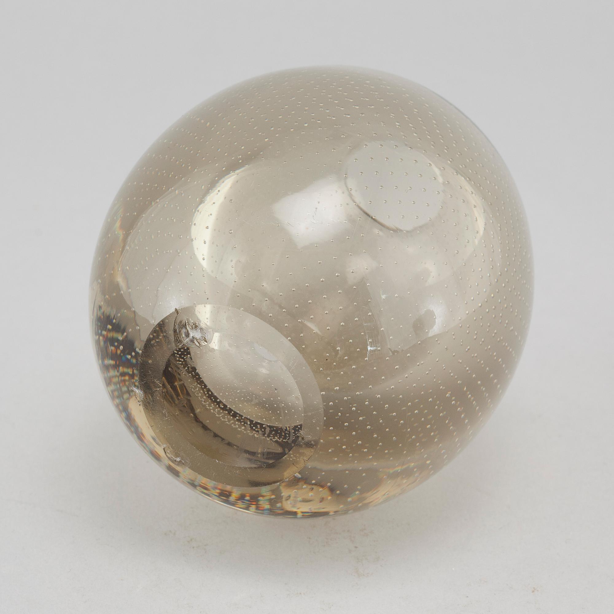 A glass vase by Gunnel Nyman, signed and dated 1947.