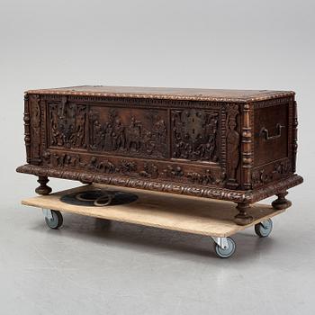 Casonne / Kista, renässansstil, sydeuropa, 1800-tal eller äldre.