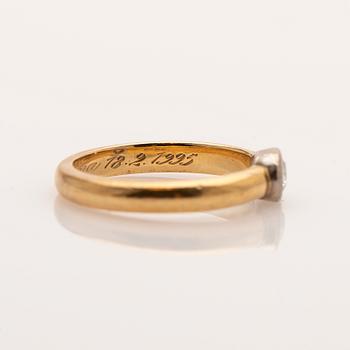 Ring, 18K gold with diamond.