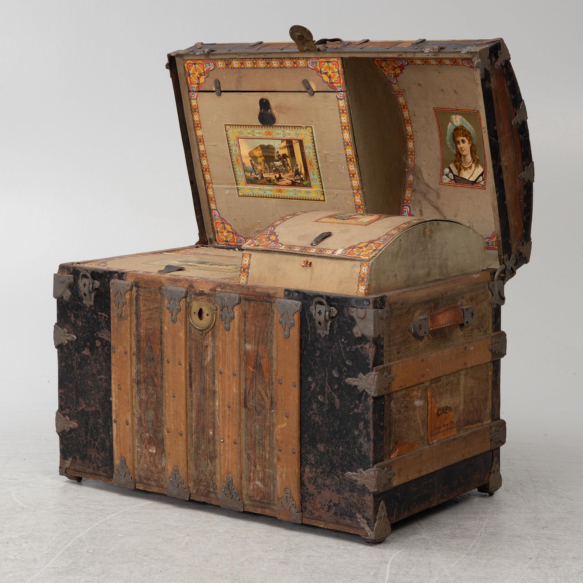 A trunk, late 19th century.