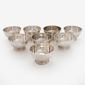 Jälkiruokakulhoja, 8 kpl, sterlinghopeaa, Bryan Savage Englanti 1979.