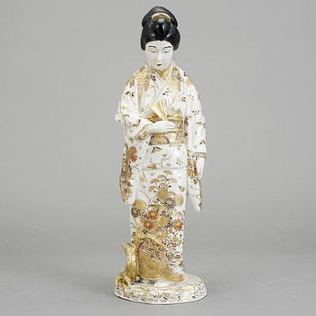 FIGURIN, porslin, Satsuma, Japan. 1900-tal.