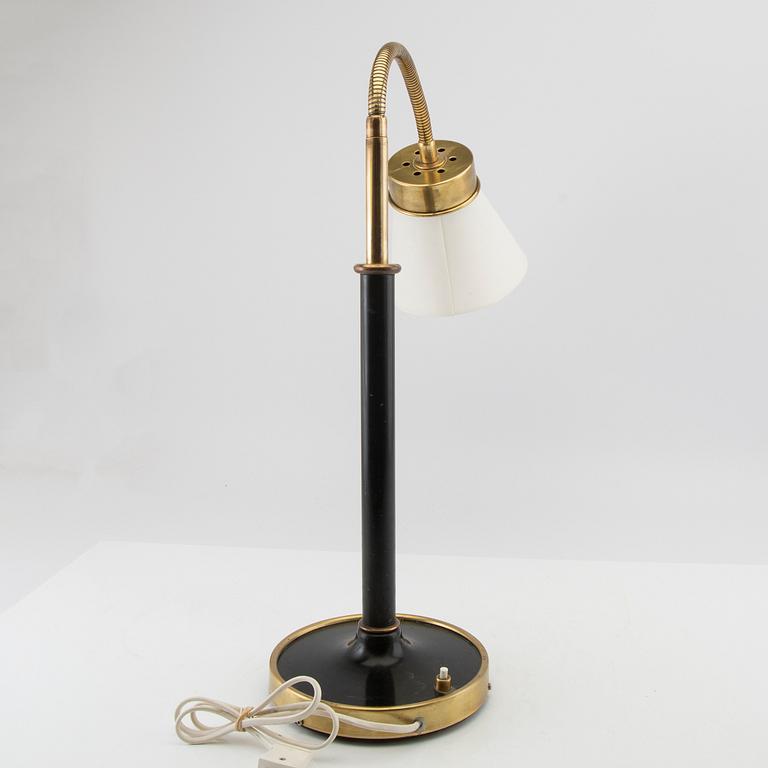 Josef Frank, bordslampa, modell 2434, för Firma Svenskt Tenn.