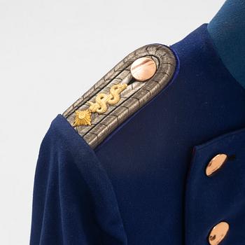 A lot with uniforms parts for German WWI medical officer.
