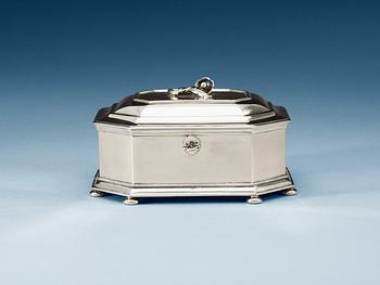 An Atelier Borgila silver jewelry box, Stockholm 1925.