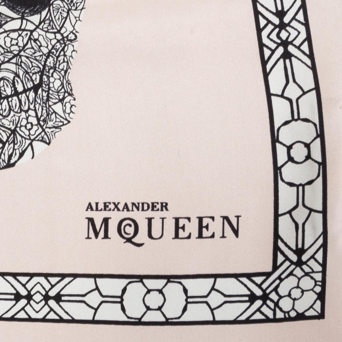 SCARF, Alexander Mc Queen.
