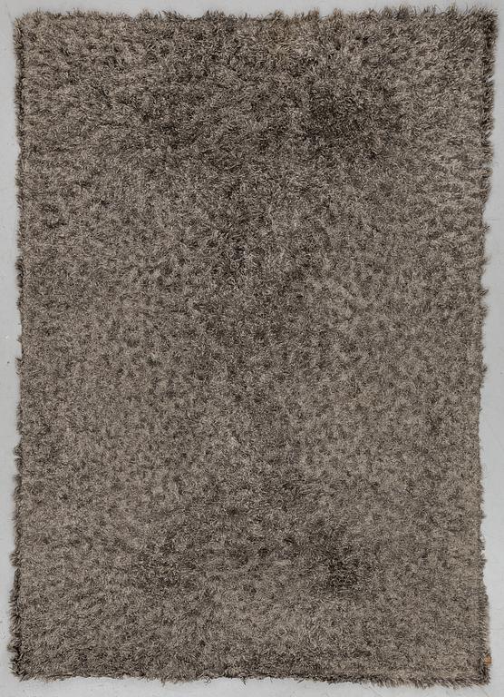 MATTO "Sam NR 780", designed by Gunilla Lagerhem Ullberg, for Kasthall, ca 240 x 168 cm.