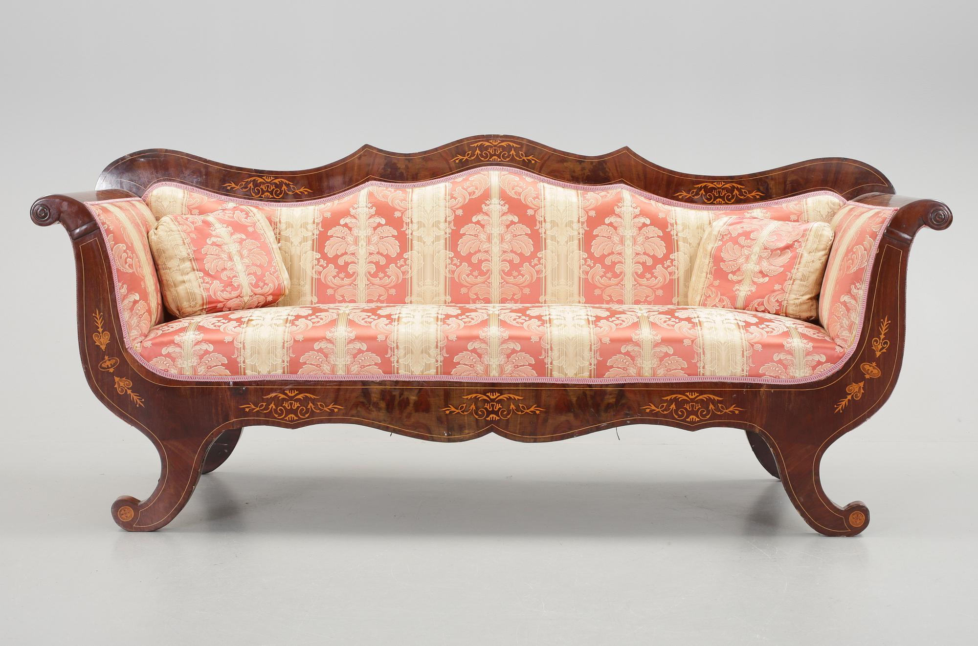 SOFFA med SOFFBORD, Karl Johanstil, omkring 1900.