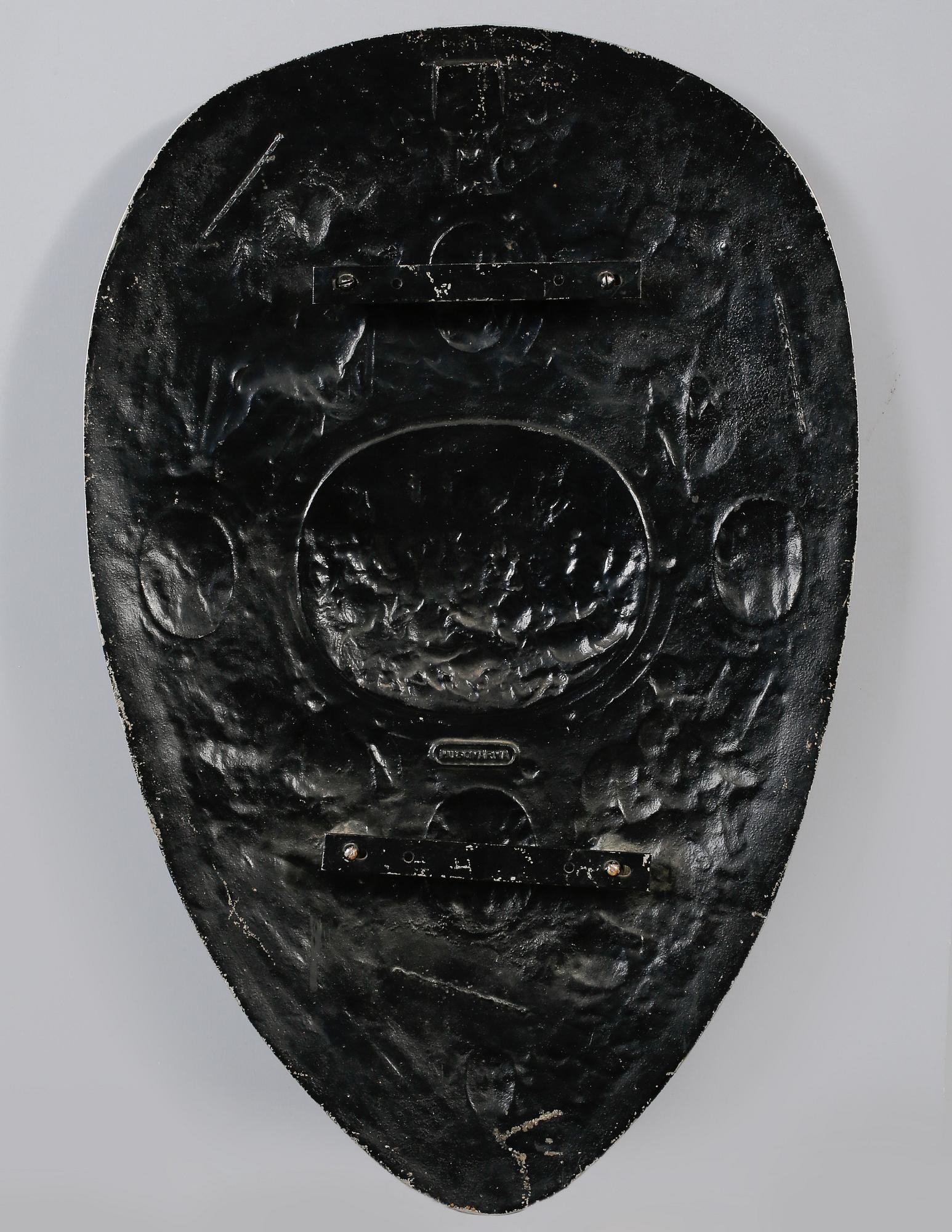 SKÖLD, gjutjärn, Husqvarna, 1900-tal.