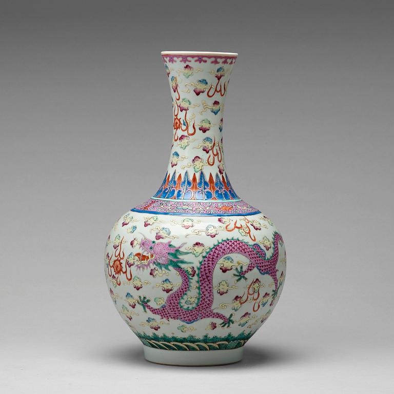 A famille rose vase, late Qing dynasty.