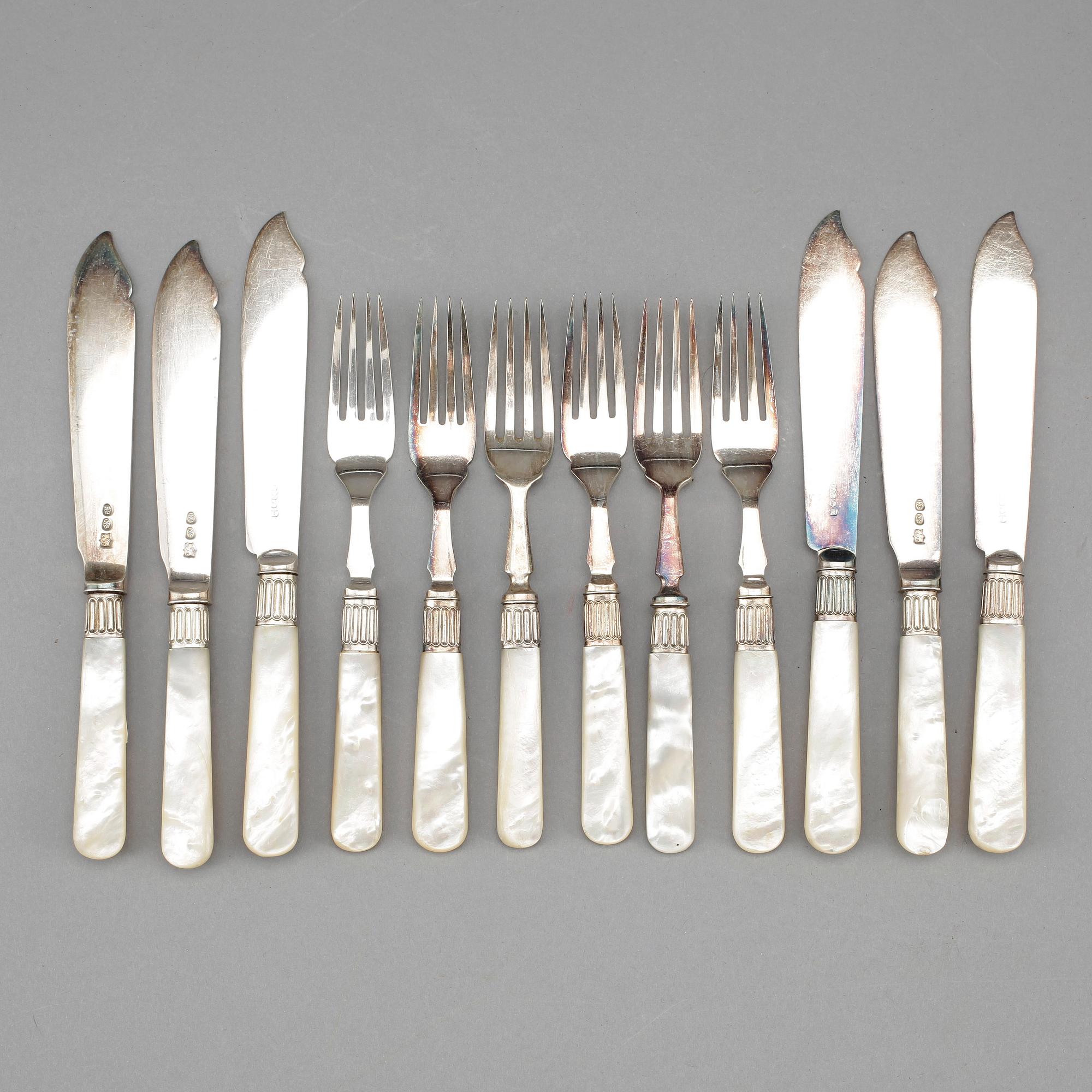 FISKBESTICK, 12 st, pärlemor och pläter. England, Tidigt 1900-tal.