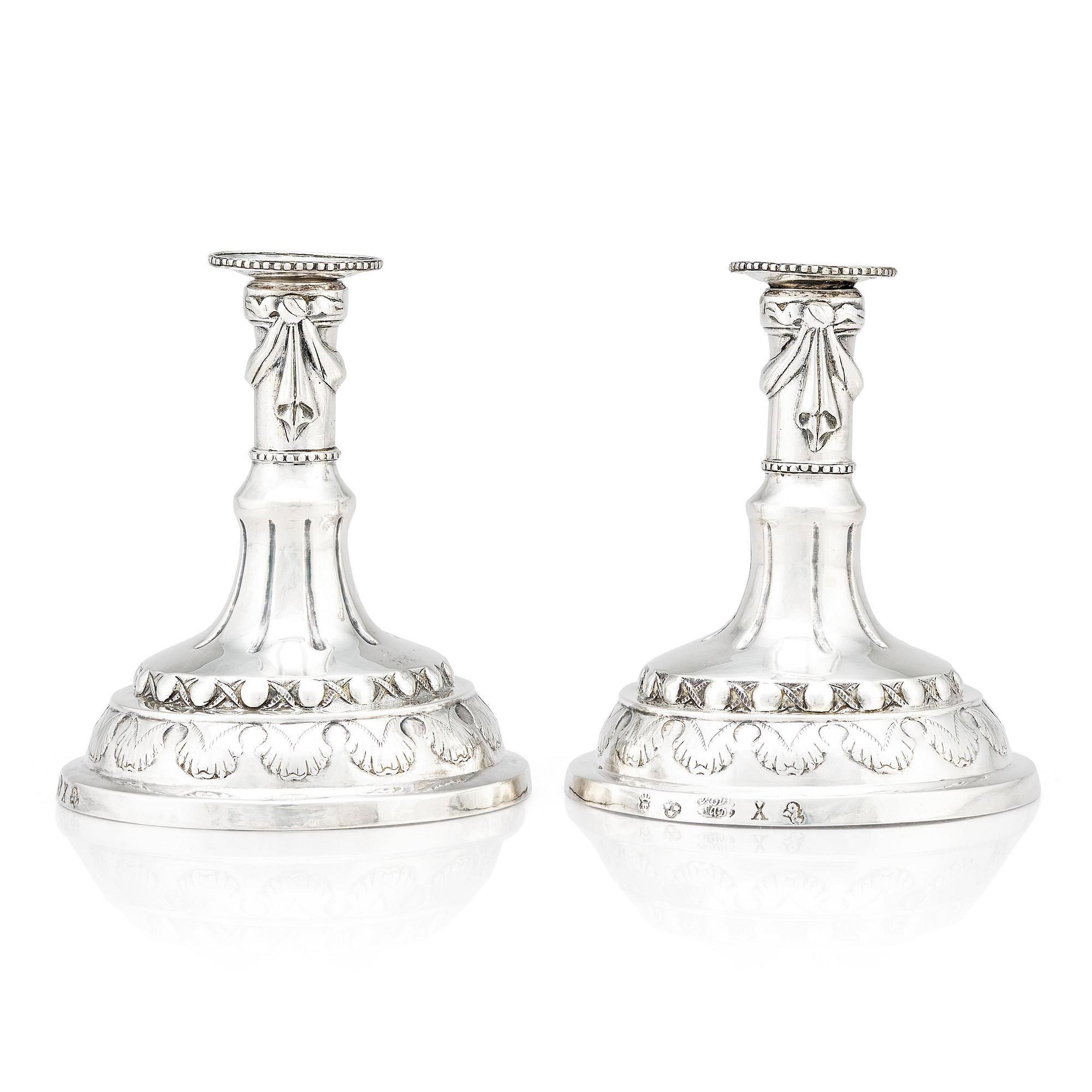 Sigismund Novisadi d.y, ljusstakar, silver, ett par, Karlskrona 1780. Gustavianska.