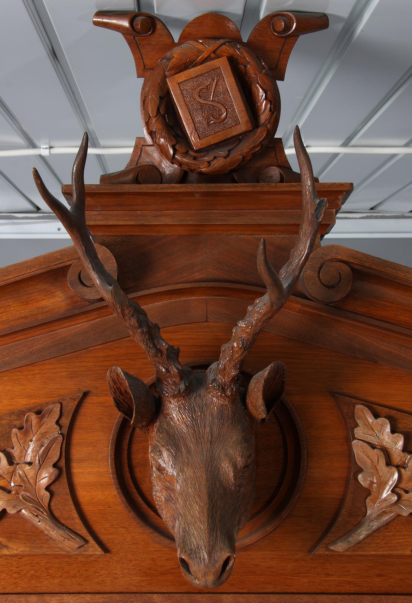 JAKTSKÅP, nyrenässans, trol Tyskland, omkring sekelskiftet 1800/1900.