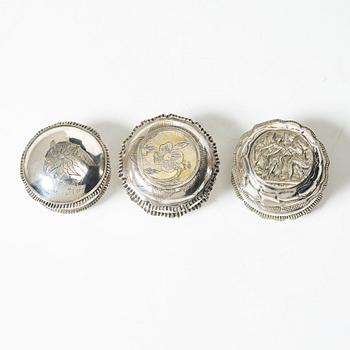 Kyrkdosor, tre stycken, silver, 17-1800-tal.