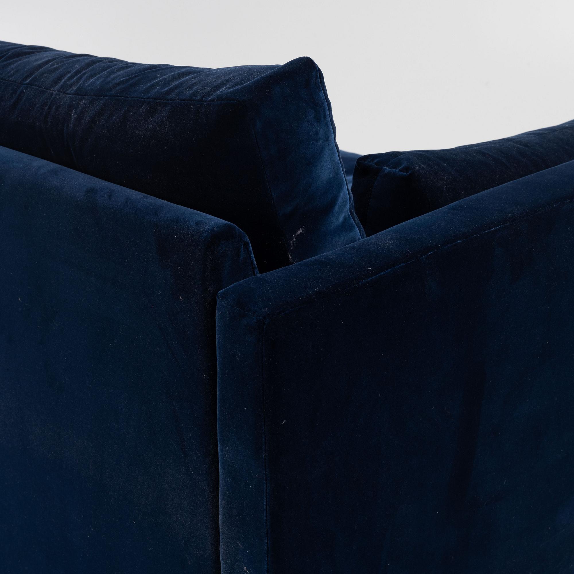 A "Dahlia" sofa, Melimeli.