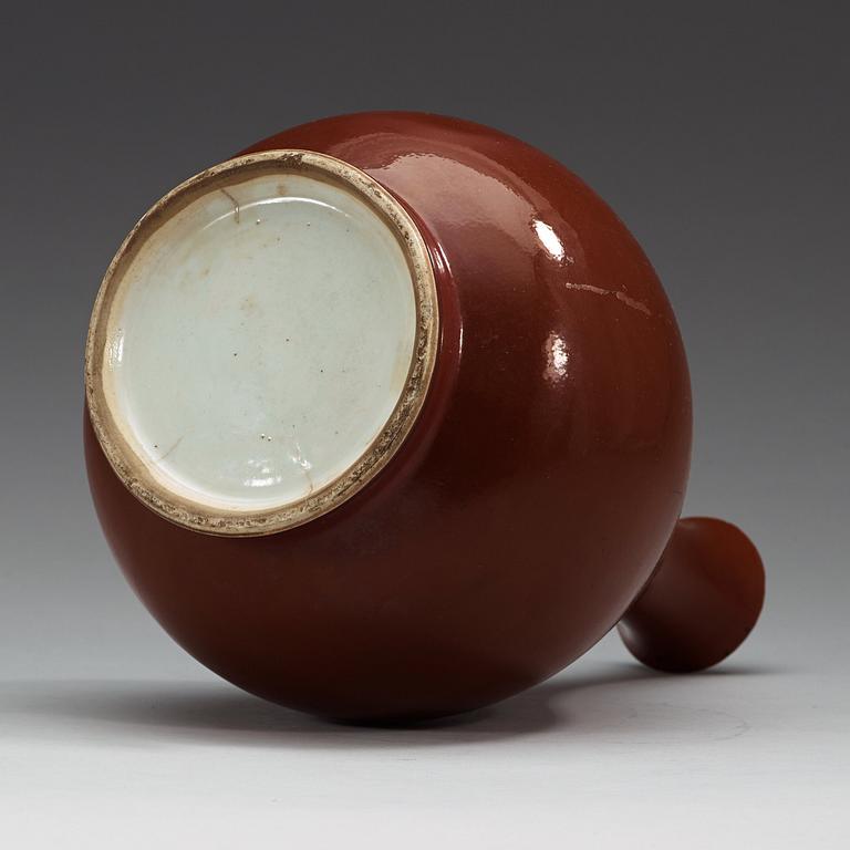 A brown glazed vase, Qing dynasty, Qianlong (1736-95).