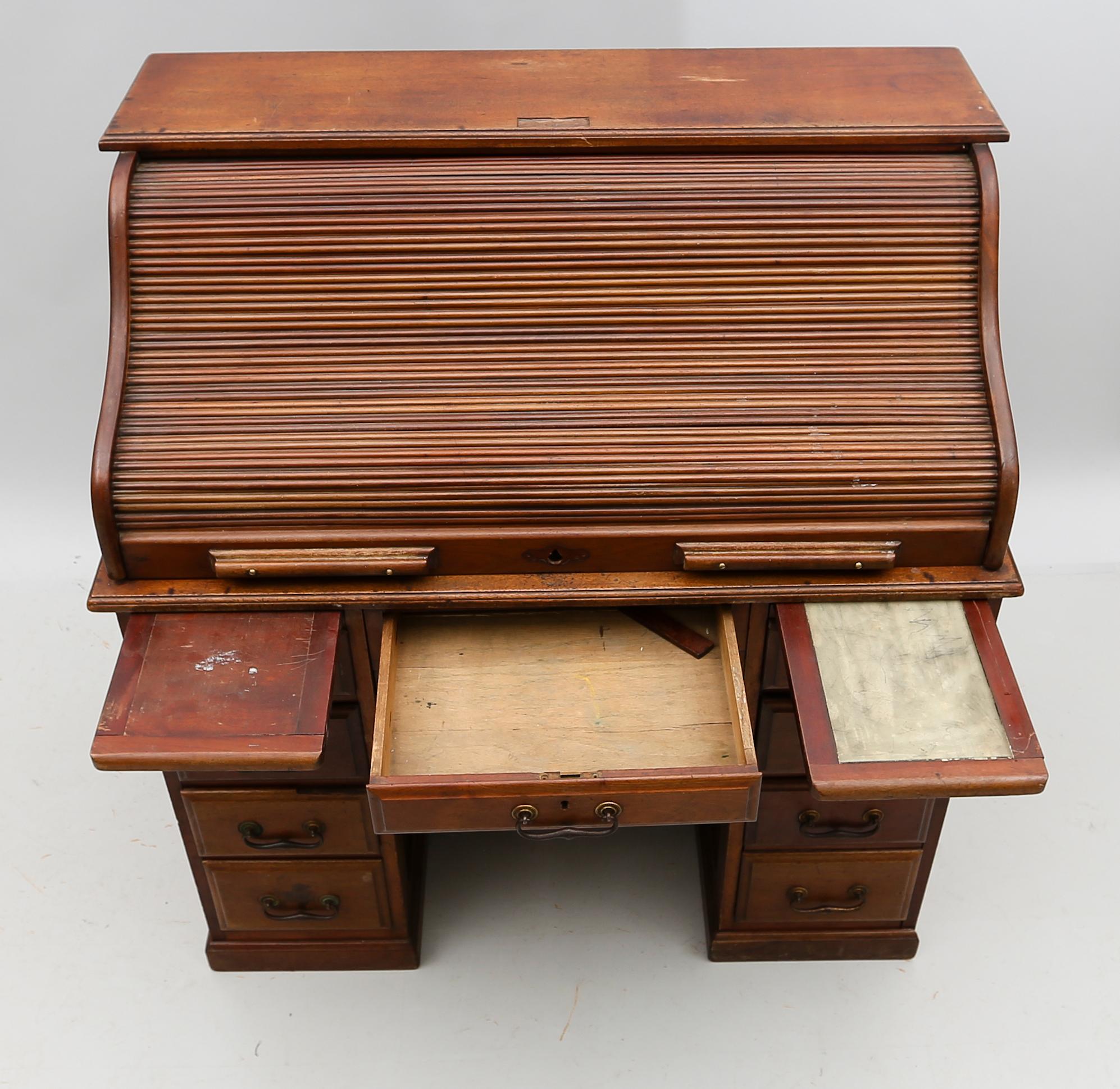 SKRIVBORD, 1900-talets första hälft.