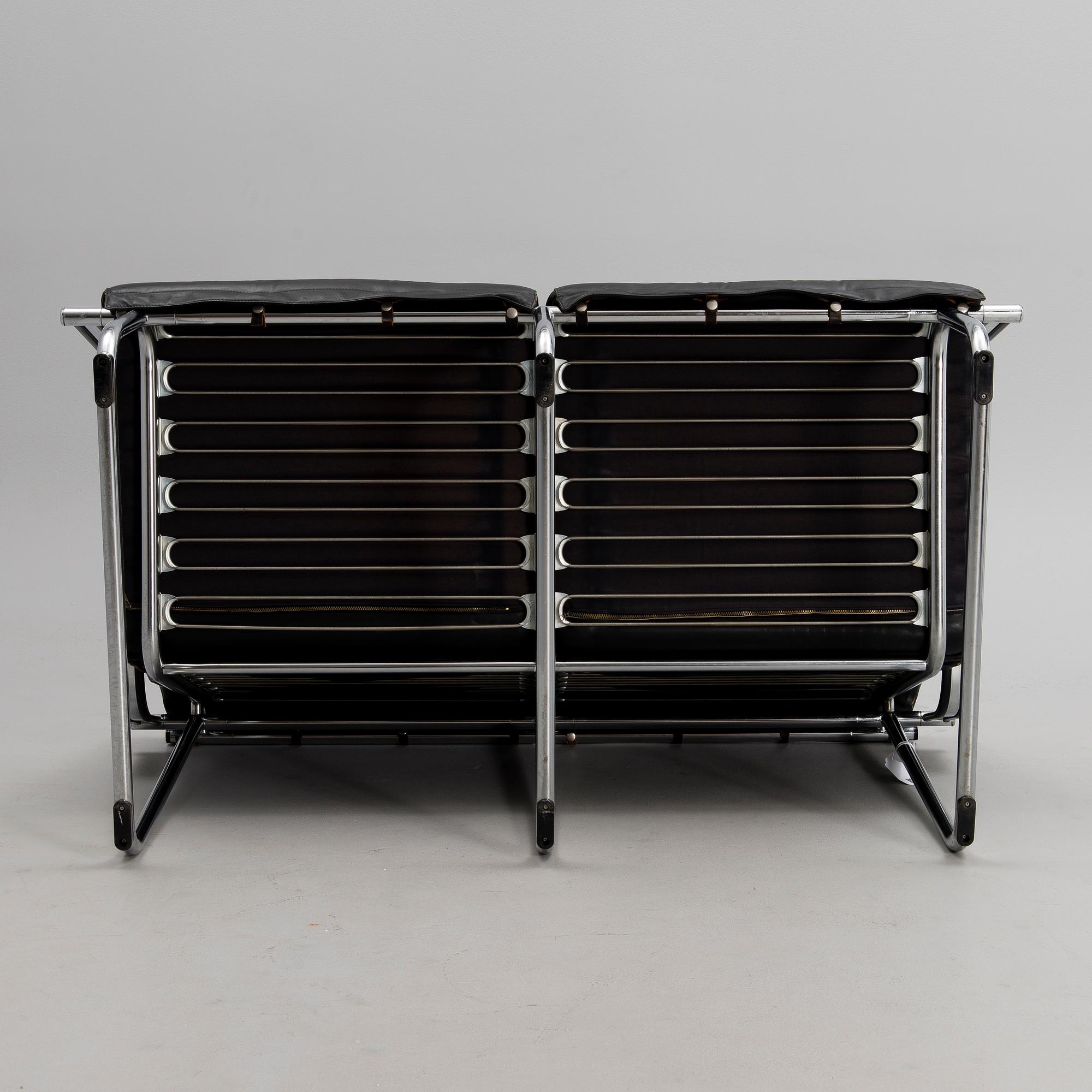 YRJÖ KUKKAPURO, A SOFA. "Remmi", Design Yrjö Kukkapuro.