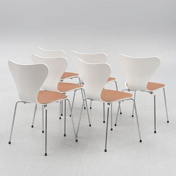 Arne Jacobsen, six chairs, "The Seven", Fritz Hansen, 2018.