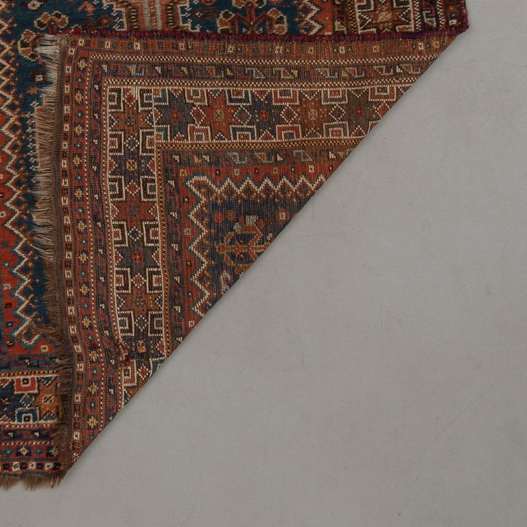 MATTA, semiantik, Shiraz. Ca 155x111 cm.