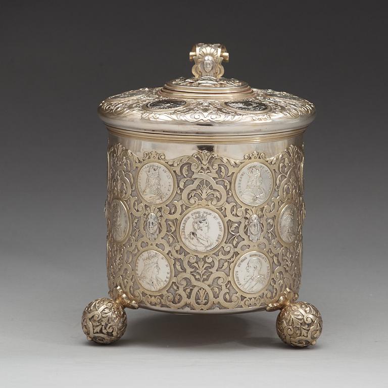GUSTAF MÖLLENBORG, Stockholm 1892, dryckeskanna, silver, barock-stil.