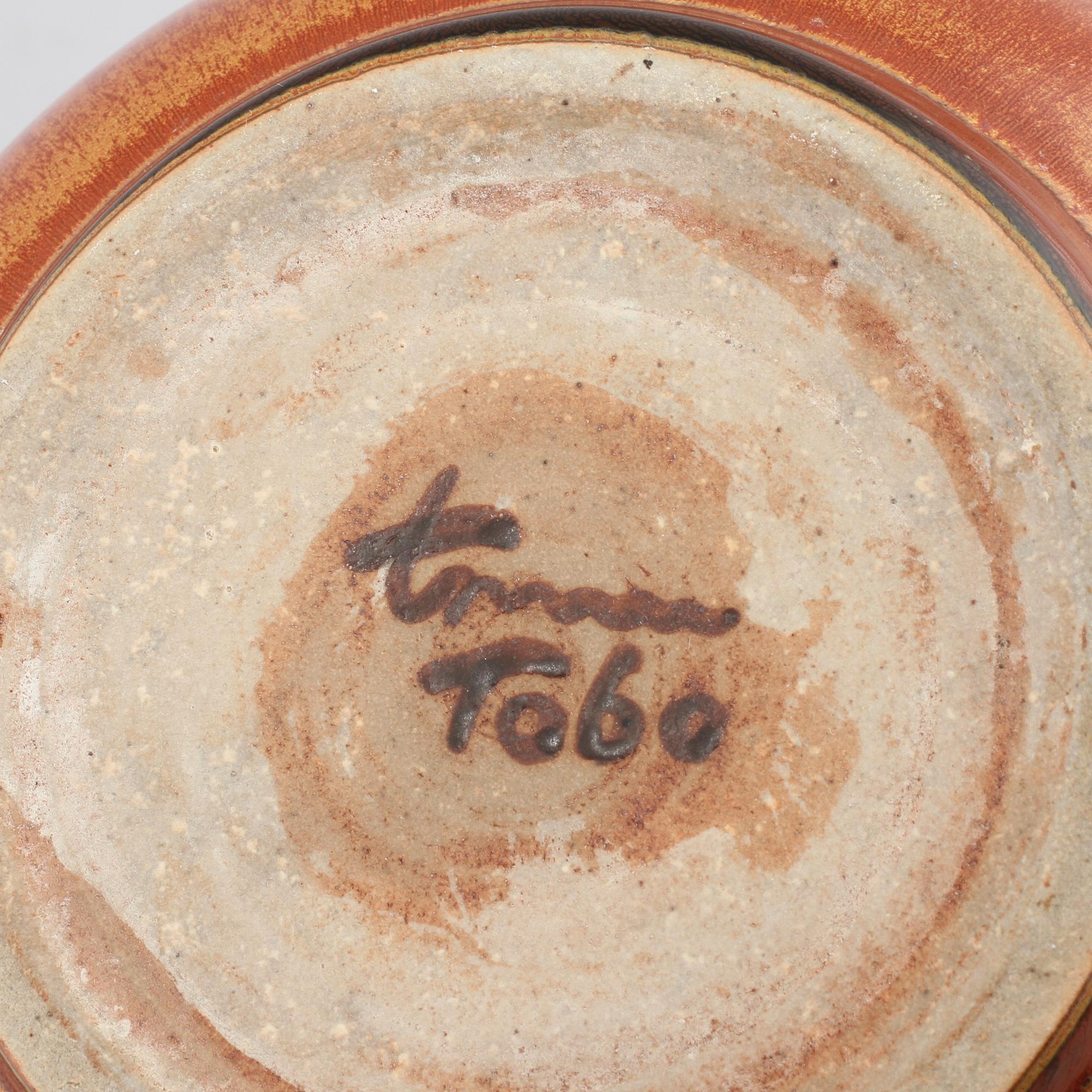 VASER, 2 st, stengods, Erik & Ingrid Triller, Tobo, 1900-talets andra hälft.
