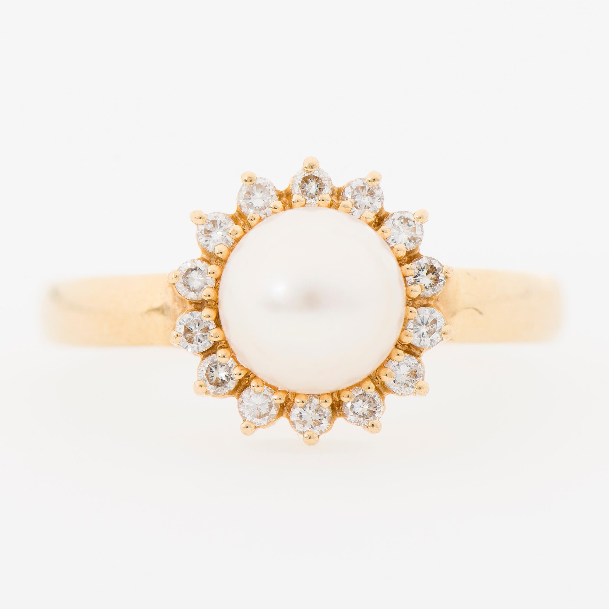 RING, odlad pärla, briljantslipade diamanter, 18K guld.