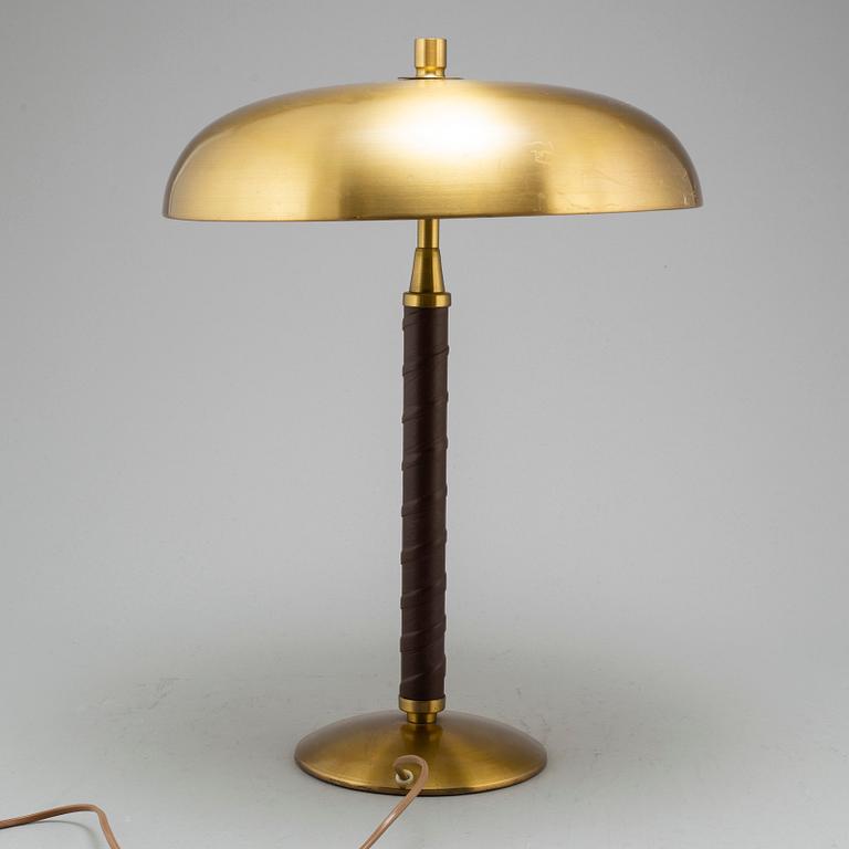 EINAR BÄCKSTRÖM, a brass table lamp, model '5013'.