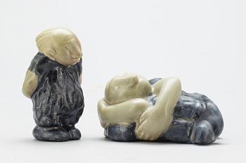 FIGURINER, stengods, 2 st. Åke Holm, signerade.
