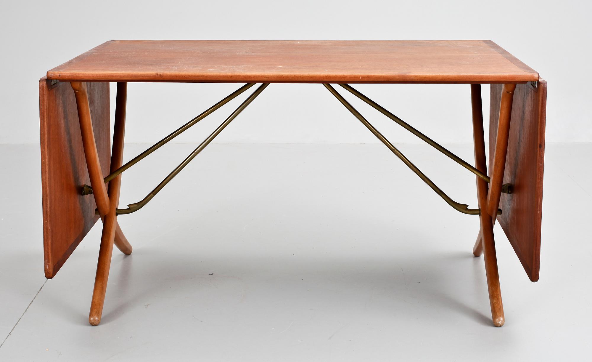 MATBORD, med klaffar, Hans J Wegner för Andreas Tuck, Danmark.