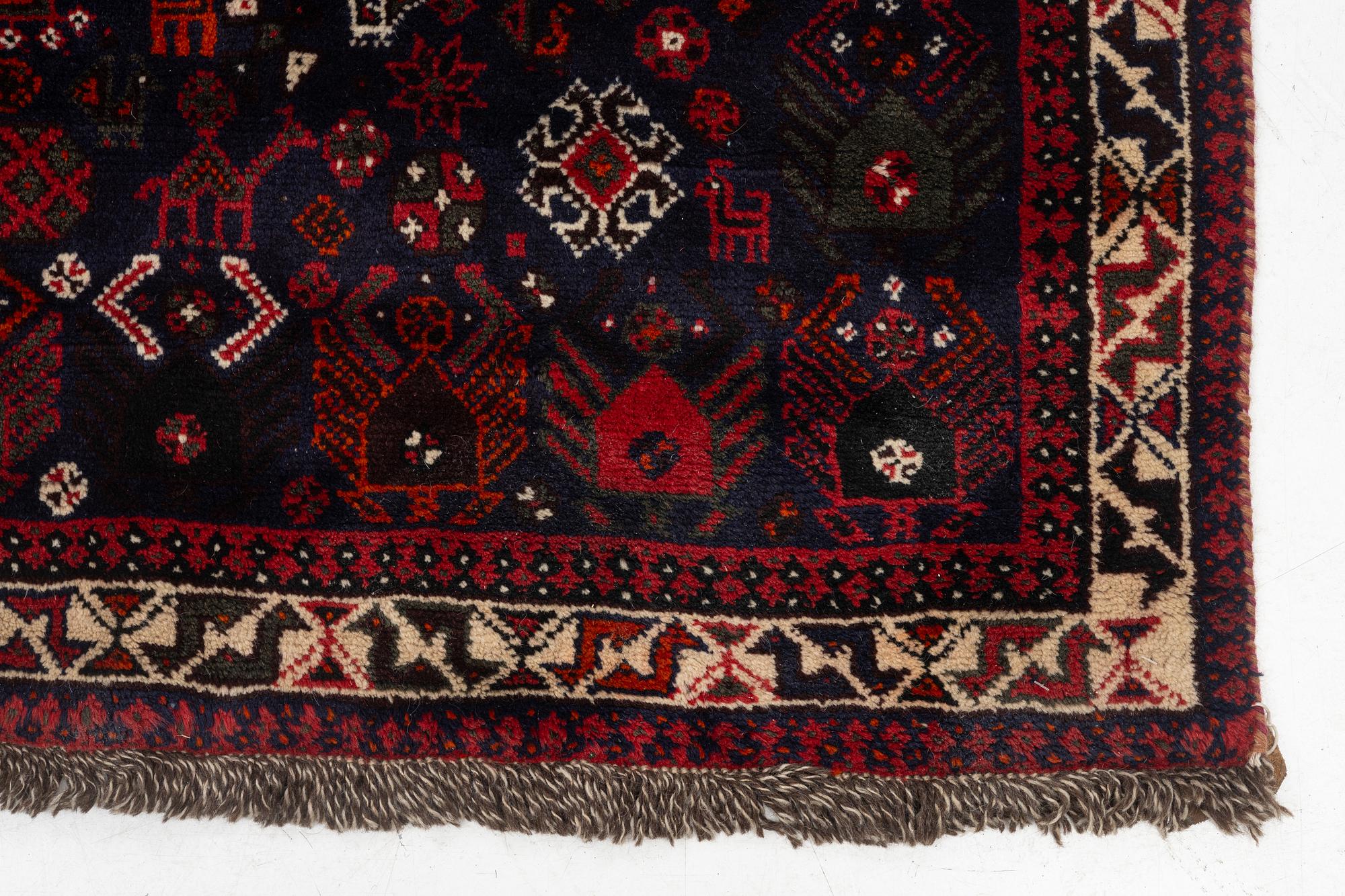 Carpet, oriental, approx. 237 x 174 cm.