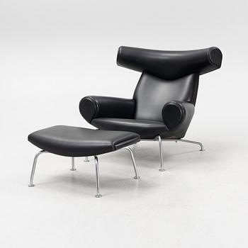 Hans J Wegner, fåtölj med fotpall, "Ox Chair", EJ-100, Erik Jørgensen, Danmark, 2005 samt 2010.