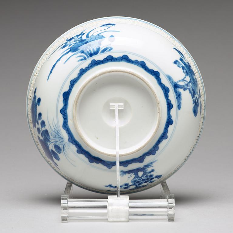 A blue and white bowl, Qing dynasty, Kangxi (1662-1722).