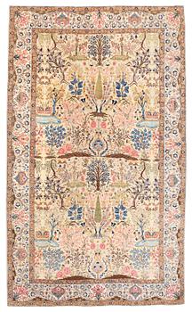 392. SEMI-ANTIQUE TABRIZ. 281 x 172,5 cm.