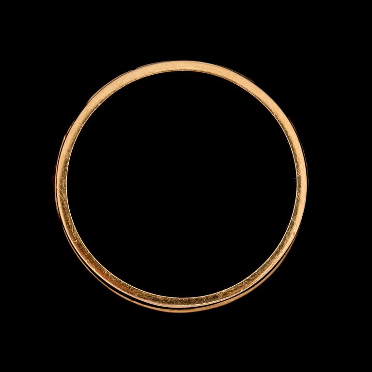 ODD FELLOWRING, 18K guld samt emlaj, Gustav Dahlgren & Co, Malmö, 1969. Vikt 7,9 g.