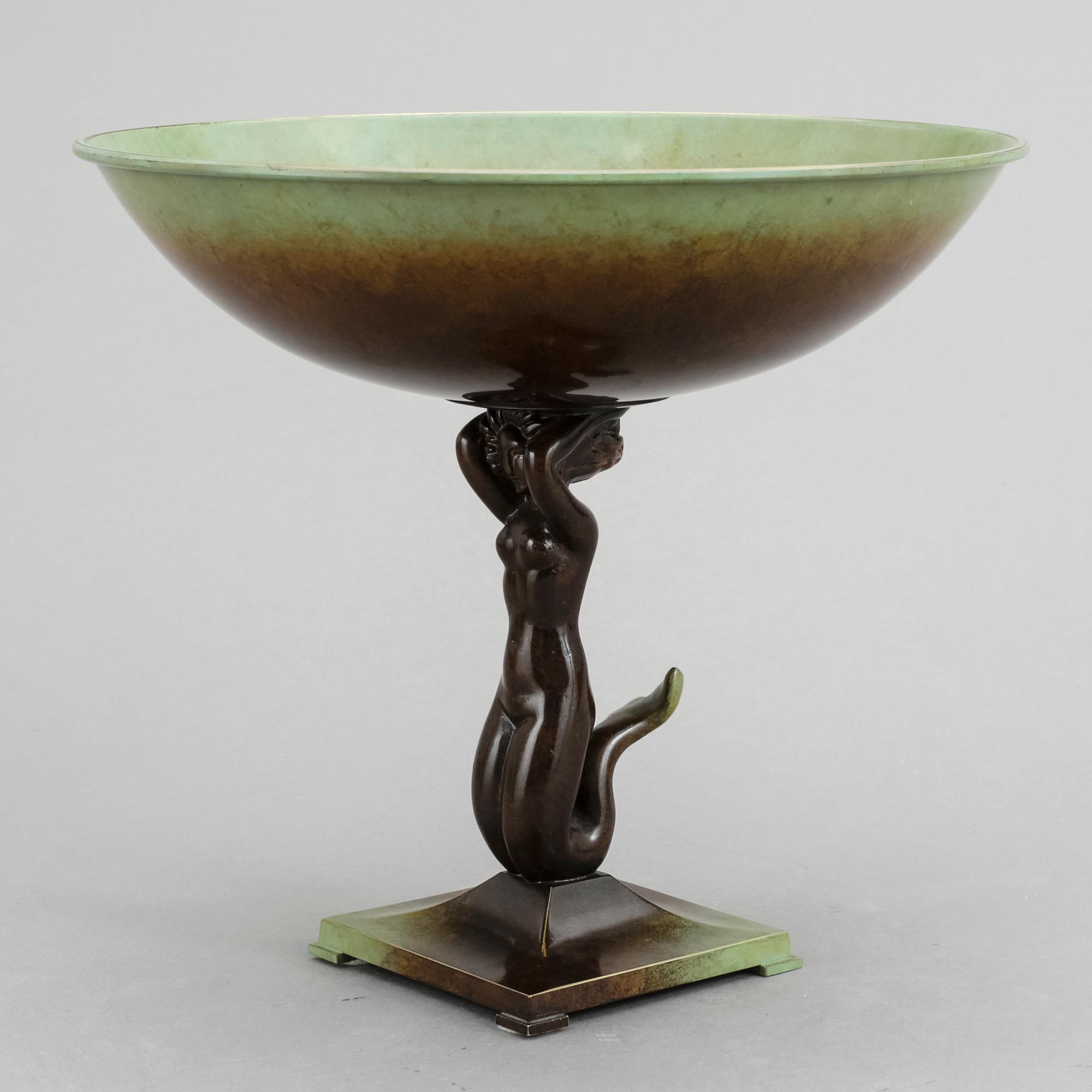 SKÅL PÅ FOT, patinerad brons, Ystad-Brons, 1900-tal.