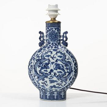 Pilgrimskrus, porslin. Qingdynastin, 1800-tal.