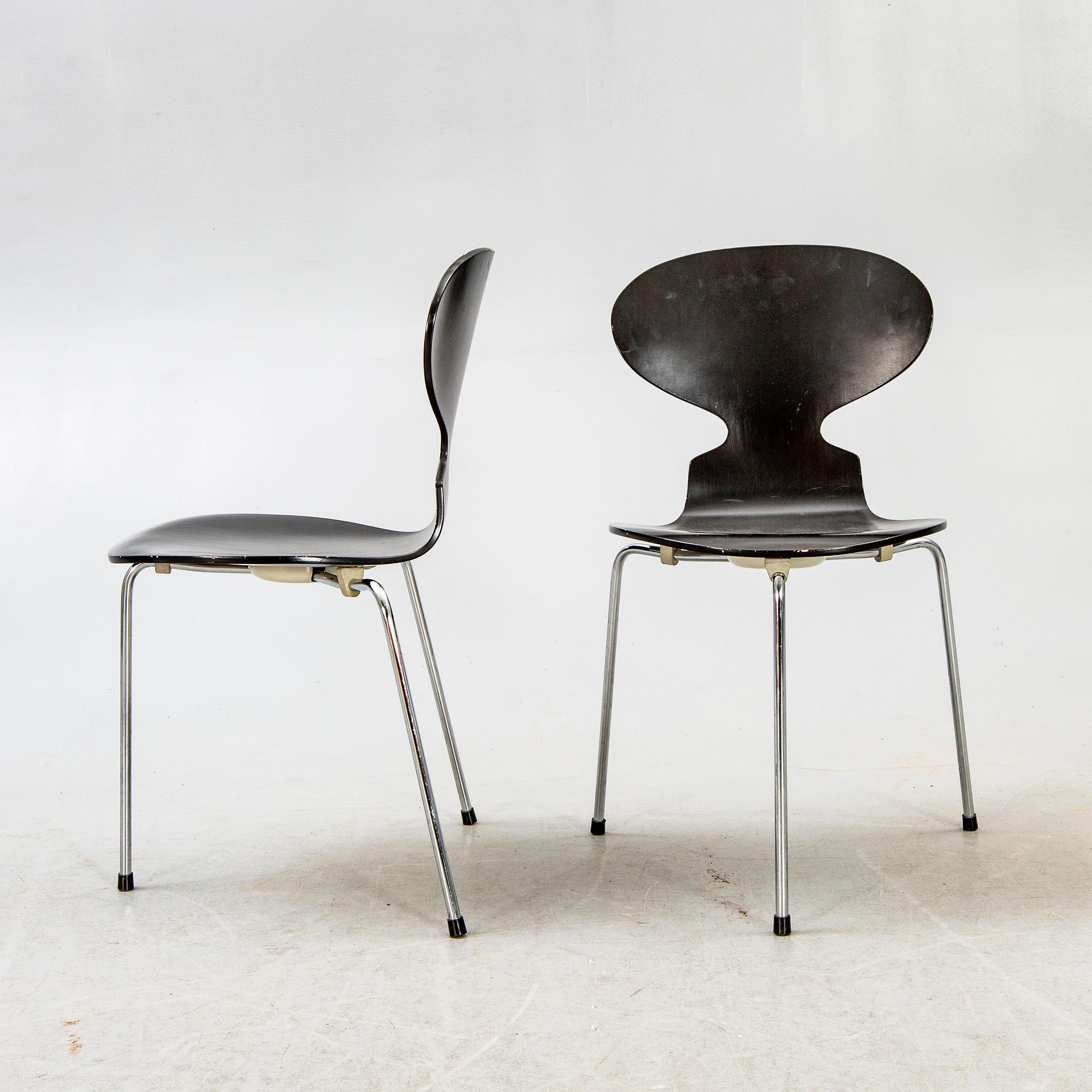 Arne Jacobsen, stolar ett par "Myran" för Fritz Hansen 1991.