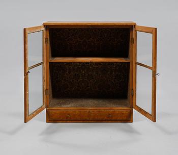 HÄNGSKÅP, 1800-tal.