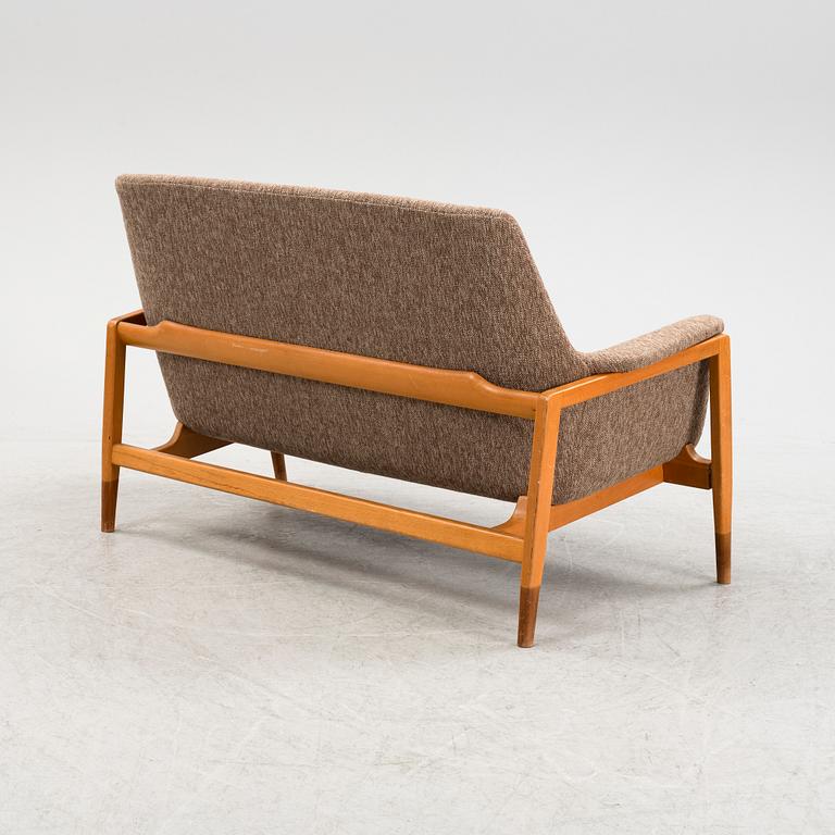 Bjørn R. Jacobsen & B. Marott-Jacobsen, a sofa, Bodafors, Sweden, mid 20th century.