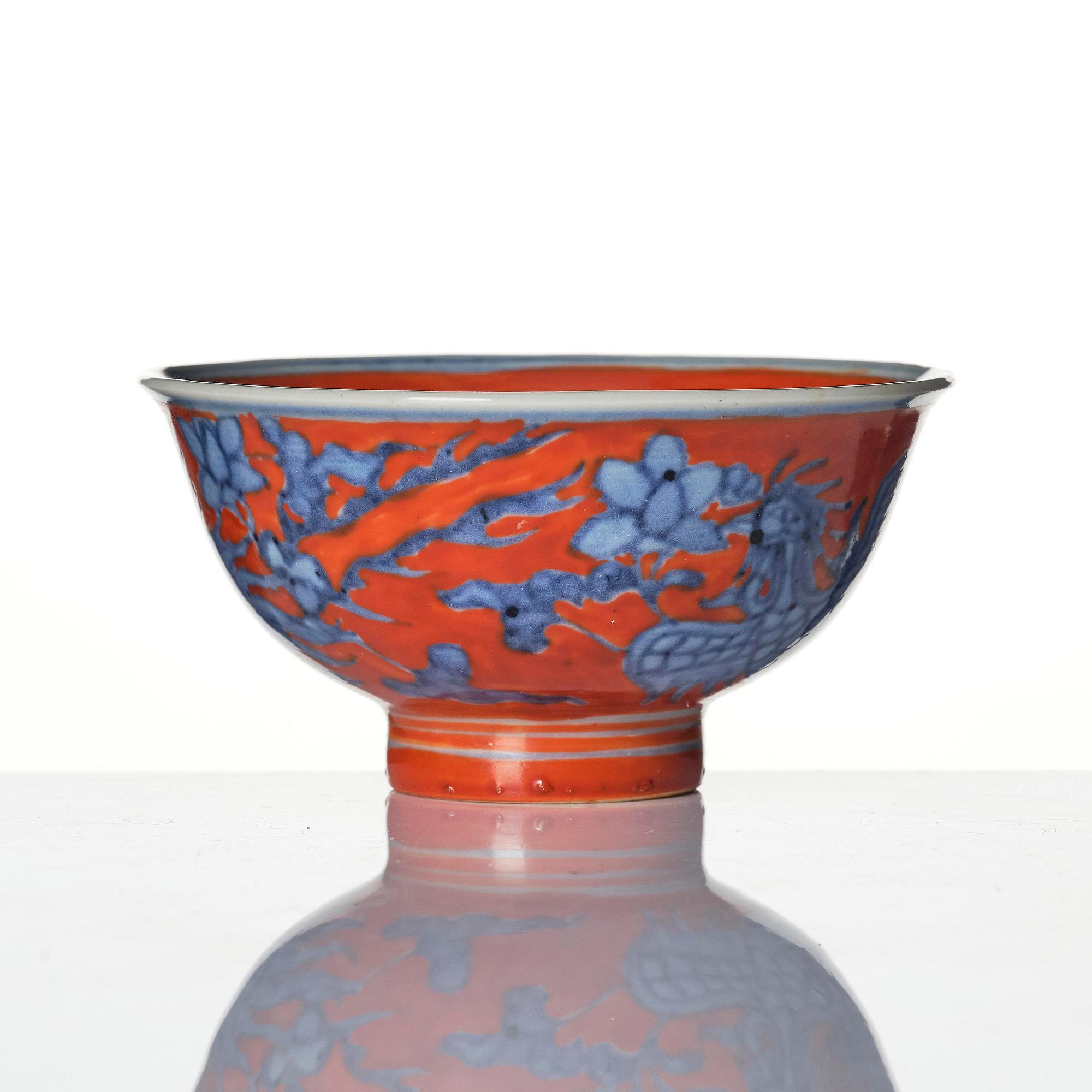 A small blue and white phoenix cup, Qing dynasty, 19th century.