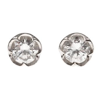 380. EARRINGS, 18K white gold, brilliant cut diamonds c. 0.50 ct. H/vs. Herbert Tillander 1977-80.