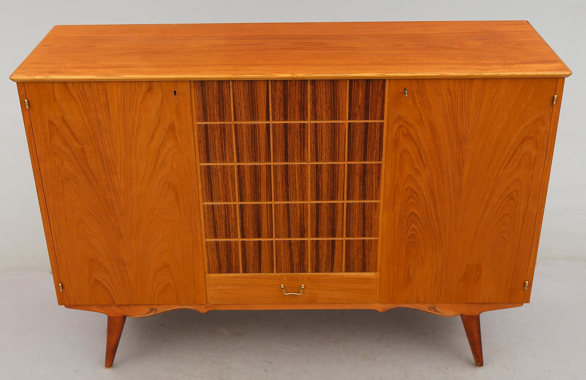SIDEBOARD, 1900-talets andra hälft.
