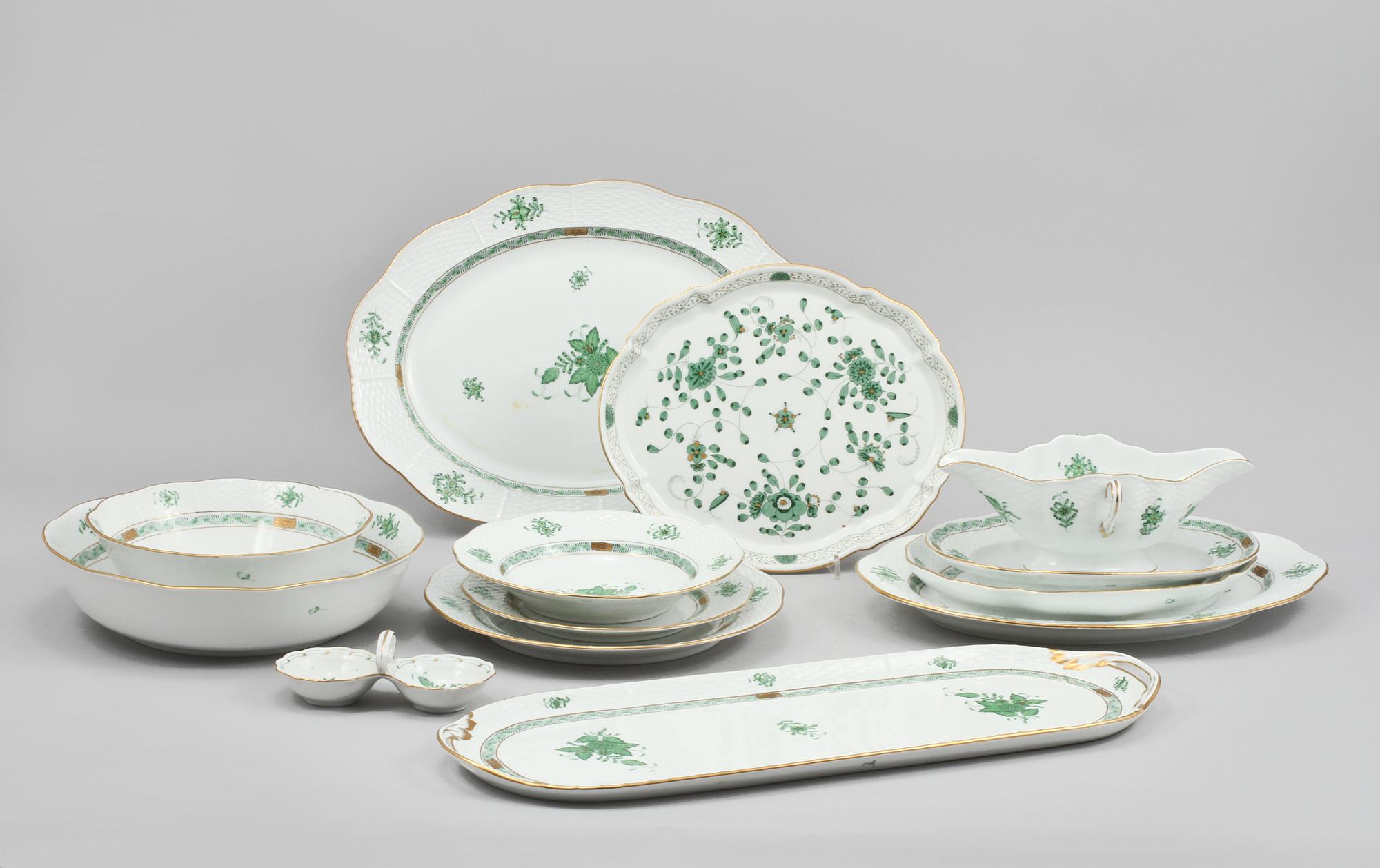 SERVISDELAR, 65 st, porslin, Herend, Ungern, 1900-talets andra hälft.