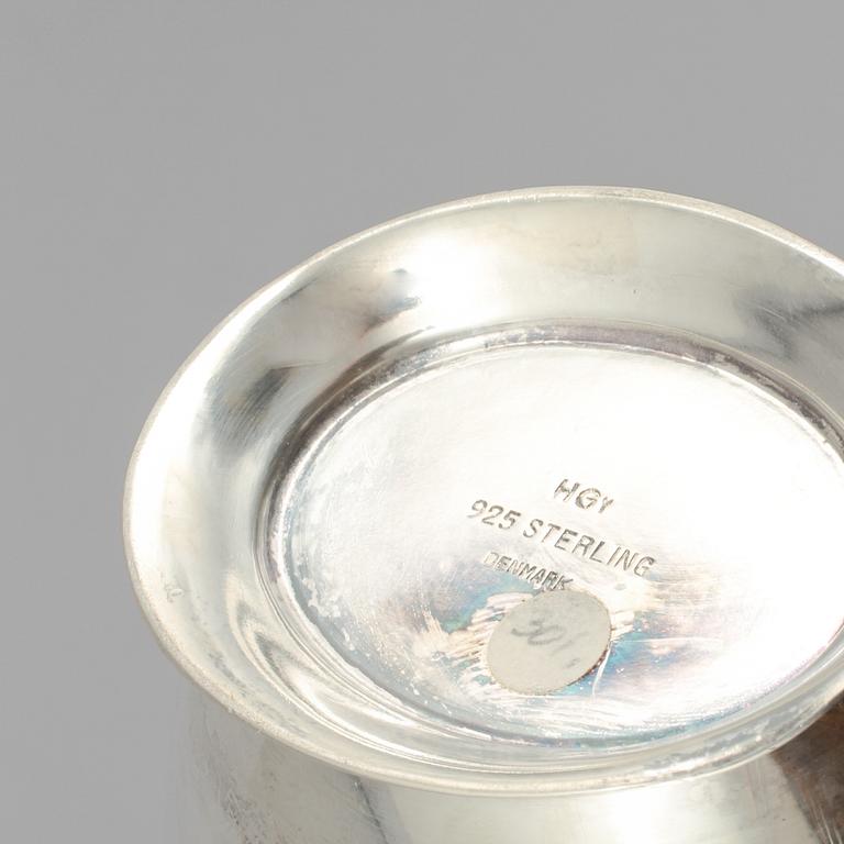 LJUSSTAKAR, ett par, samt VAS, silver, Norge respektive Danmark, 1900-tal.
