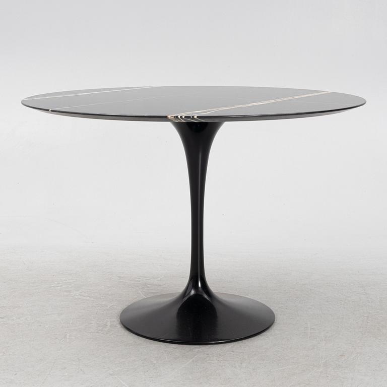 Eero Saarinen, a dining table, "Tulip", Knoll Studio.